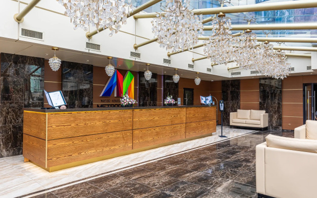 Metropol y Tropicheskogo Parka Apartments 5