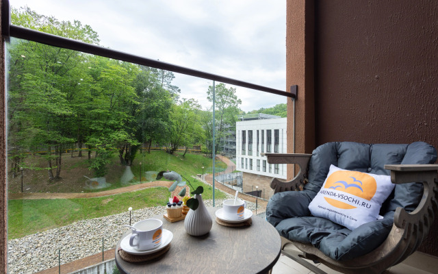 S Balkonom I Vidom Na Lesopark Alleya 326 Flat