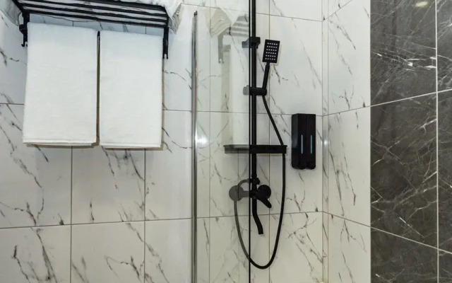 Studiya Lenina 46 Na 15 Etazhe (639) Flat