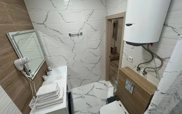 Dvukhkomnatnaya V Zhk Letniy Flat