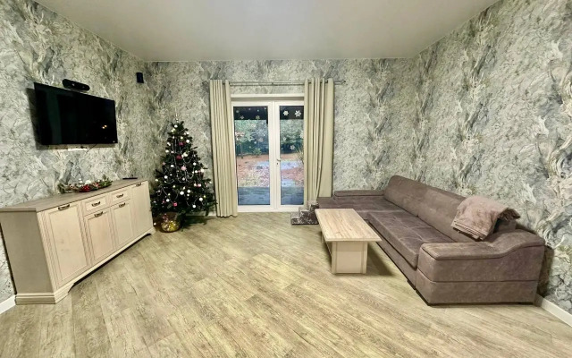 Premialny Semeyny Dom V Sosnovom Lesu Private house