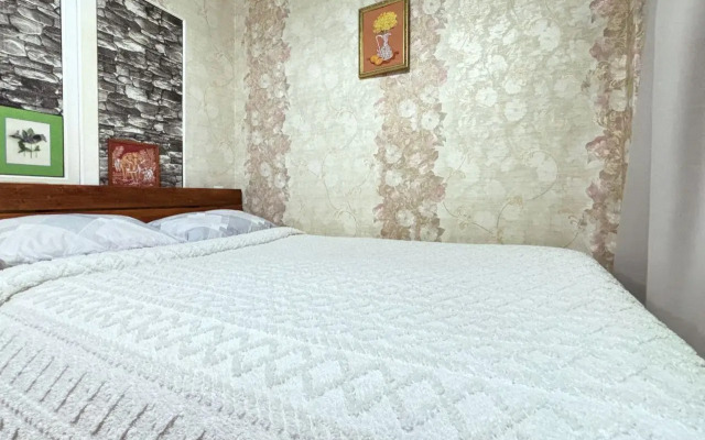 Na Tsvetochnoy 44/3 Apartments