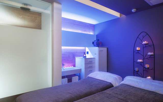 Salles Pere IV Hotel