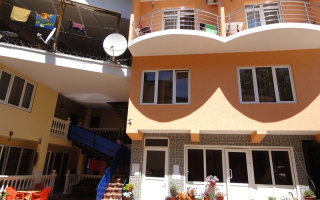 Azaliya Guest House