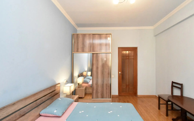 3-K v Novostroyke, Ulitsa Argishti, Gl933 Flat