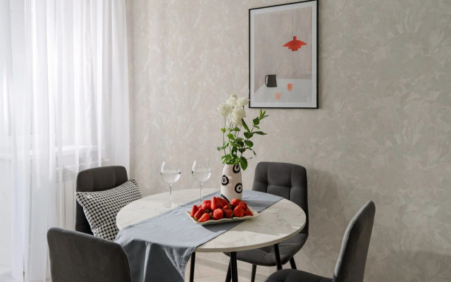 S Vykhodom V Roschu Vgosti61 Flat