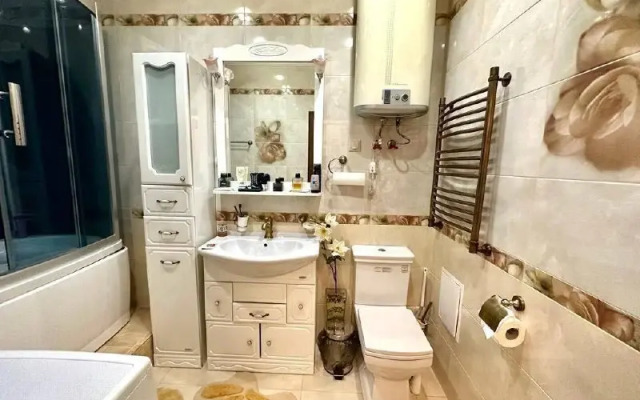Ryadom S Chashey Flat