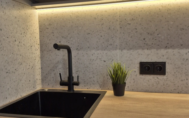 Квартира студия у торгового центра Макси