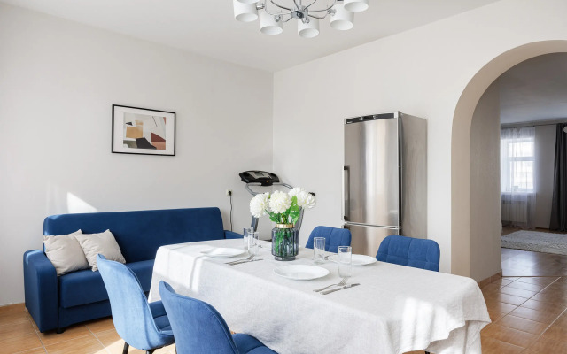 3-komn S Proyektorom Sunvilles Flat