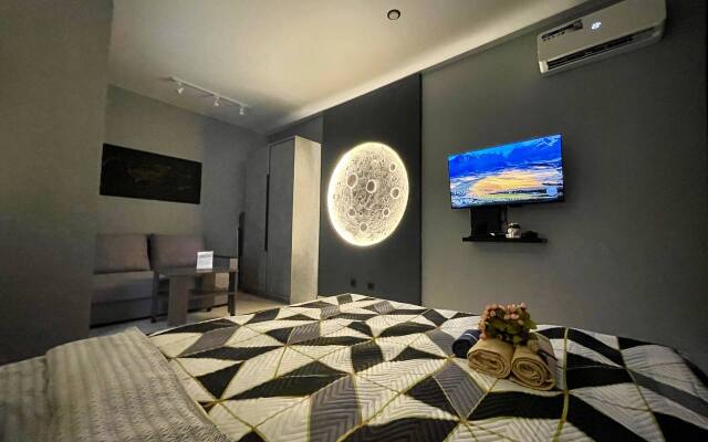 Апартаменты в стиле Космос напротив Московской площади