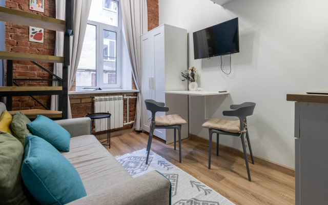 Studiya S Dizaynerskim Remontom V Centre Flat