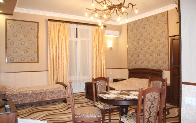 U Druzej Guest House