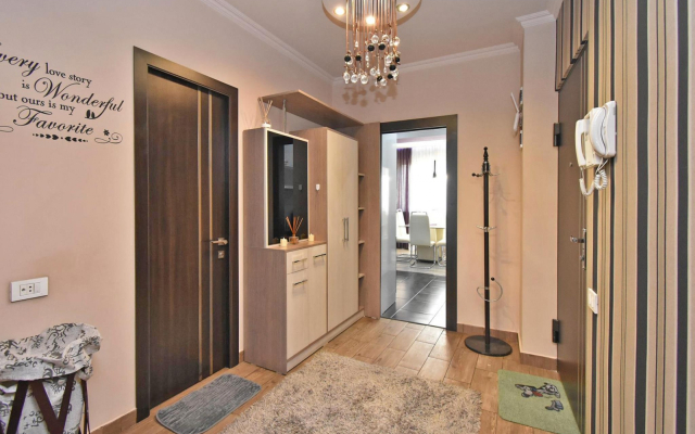 2-K. na Pr. Mashtotsa, Ma717 Flat