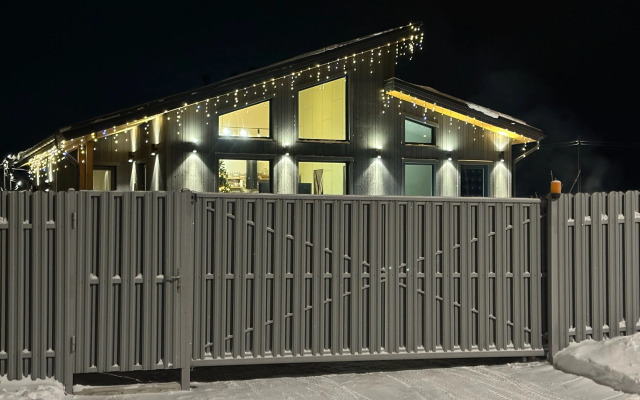 Частный дом у озера