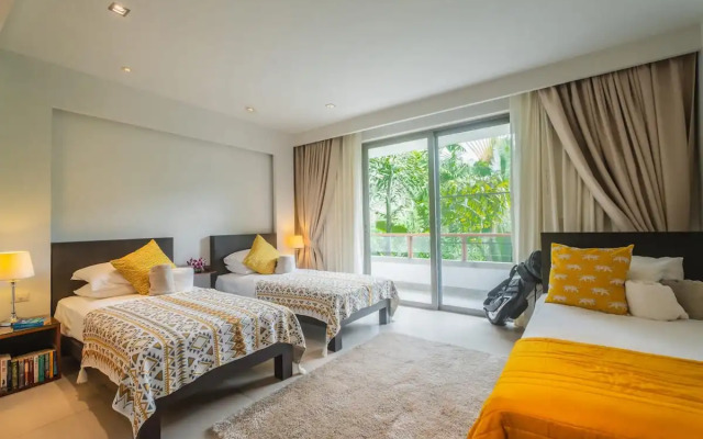 Elegant Beachfront 3Br Condo at Pearl of Naithon Apartments