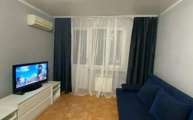 Na Generala Zakharova, 1 Flat