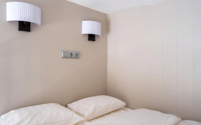 Апартаменты около площади Восстания