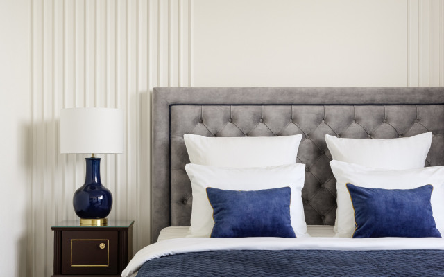 Апартаменты Minin Apartments Мансарда с двумя балконами на Невском 80 кв.м.