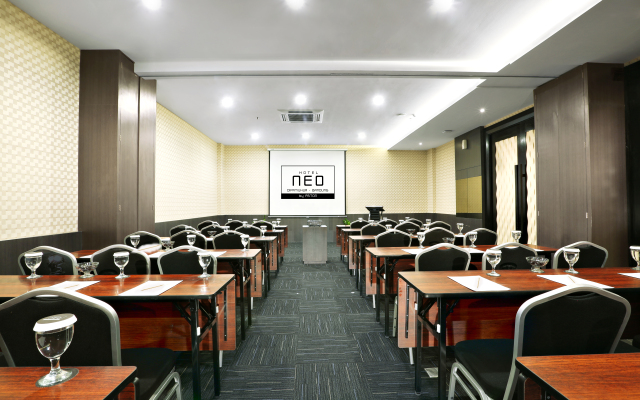 Neo Dipatiukur Hotel