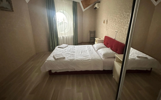 Izumrud Hotel