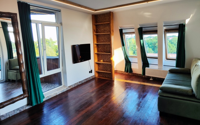 Fridrikh Shiller Apartments