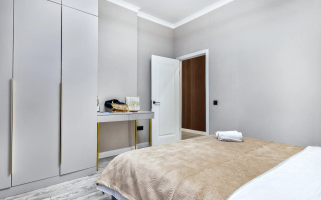 Vozle Khan-Shatyra i Mega Silkway Apartments