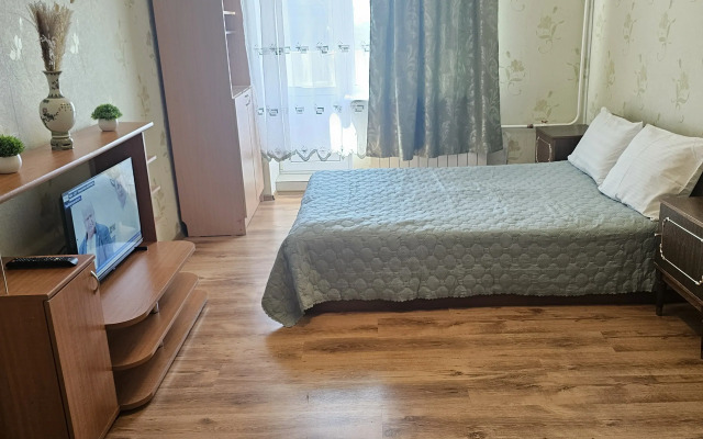 Prostornaya Dvukhkomnatnaya Na 10 Etazhe Flat