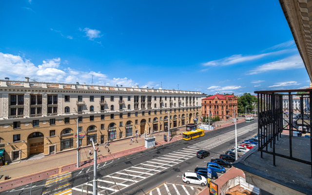 Dvukhkomnatnaya Vozle Vokzala Flat