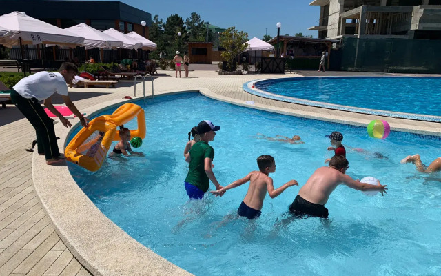 Rinn Rise Resort Hotel