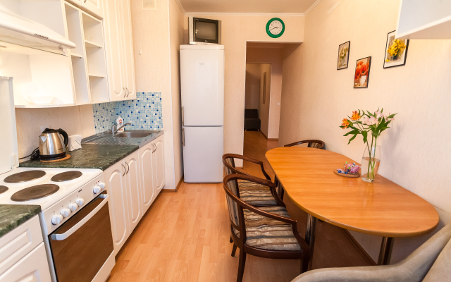 Komfortnaya Kvartira V Novom Dome Lodging House