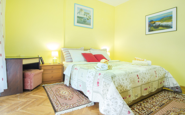 Karmelic Apartments