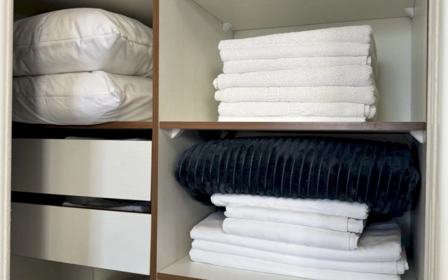 276 prostornaya u morya s balkonom Flat