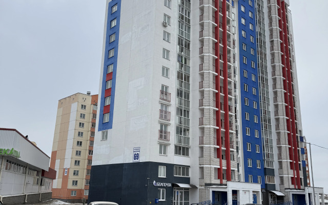 Dizaynerskaya Dvukhkomnatnaya Kvartira Flat