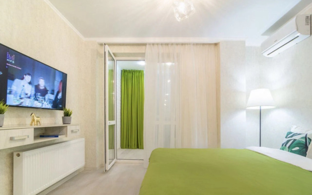Apartamenty Studiya Izumrud Apart Energy s Paryashchej Krovat'yu i Lodzhiej