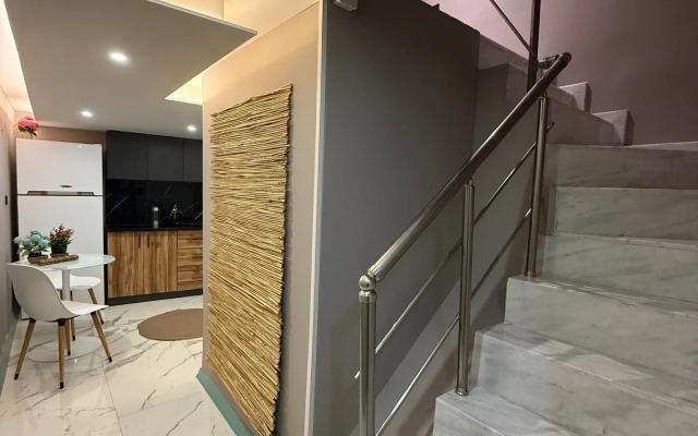 Апартаменты Cozy duplex with a private terrace near the metro