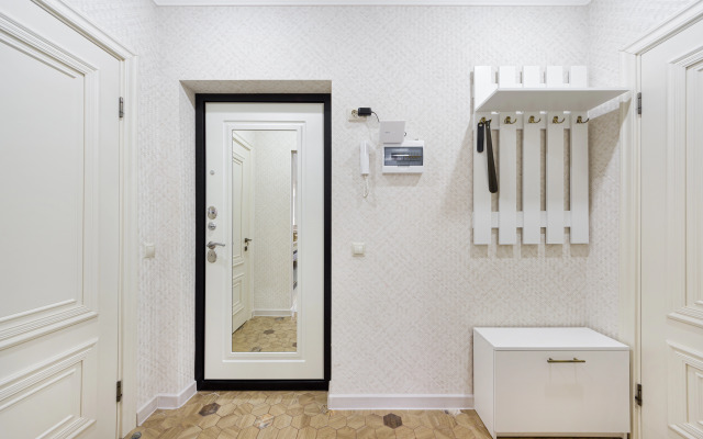 Sutkiru Ryadom S Viktoriey Flat