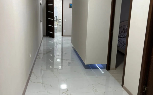 Flat Uyutnaya Dvukhkomnatnaya Kvartira