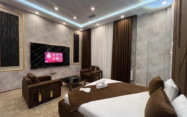 Royal Mansion Hotel