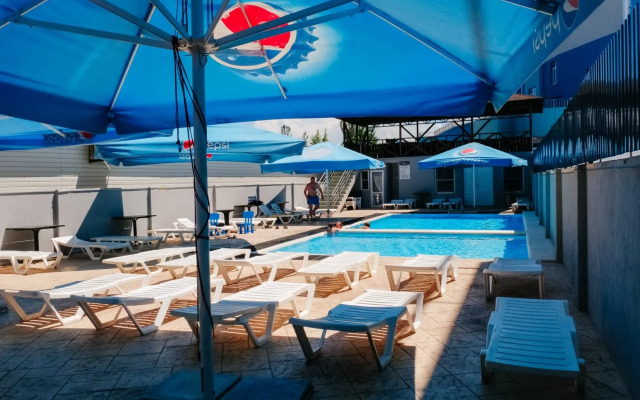 Sedymoye Nebo Hotel