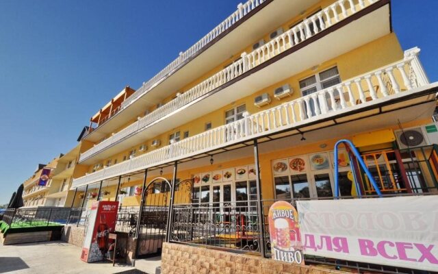 Kronos Hotel