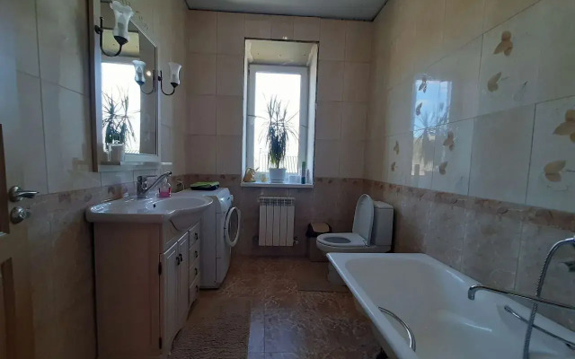 Na 11-Ya Zavokzalnoy 25 Private house