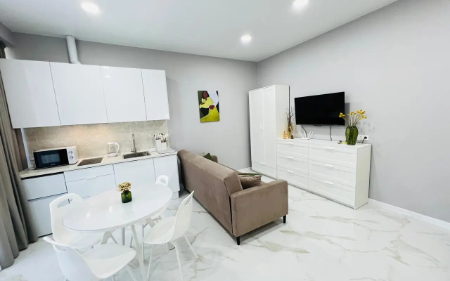 S Otdelnym Vkhodom V Apart-Komplekse S Basseynom Apartment