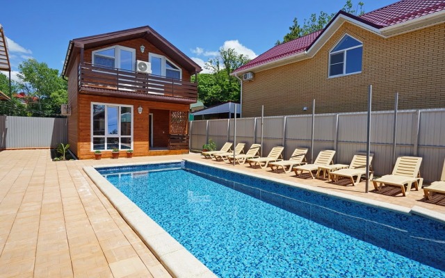Konfetti Guest House