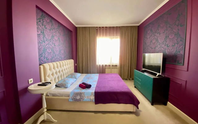 Апартаменты на Короленко 25