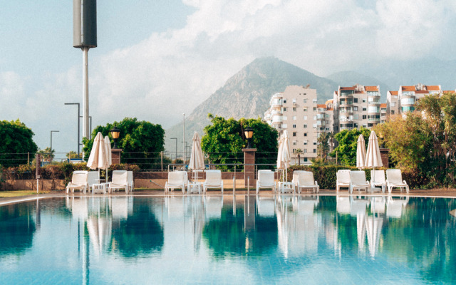 Crowne Plaza Hotel Antalya, an IHG Hotel