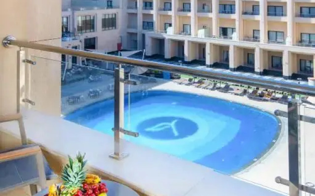 Отель Triumph Luxury Hotel