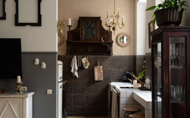 Ryadom S Nikolskim Sadom I Kofeyney Aster Apartment