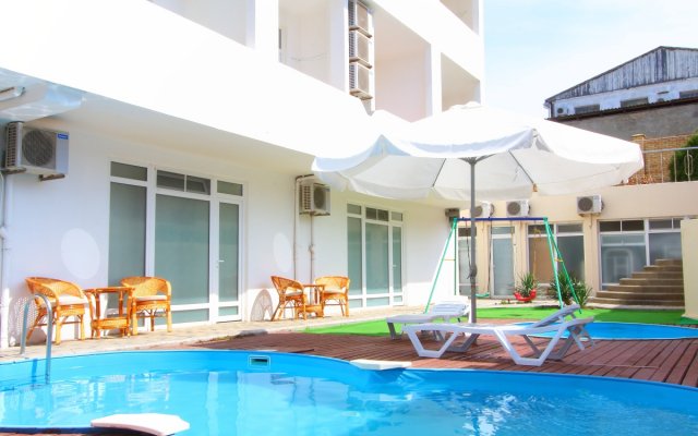 Amore Favorit Guest House