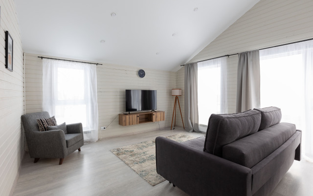 Point 383 Berezovyj Guest House