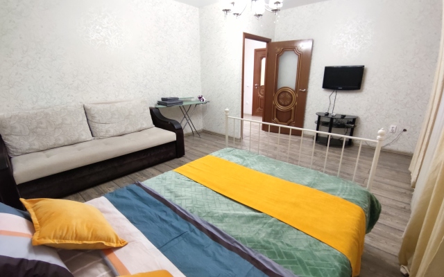 U Tsentra Semyi Kazan Flat